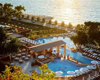 AMUS HOTEL AND SPA