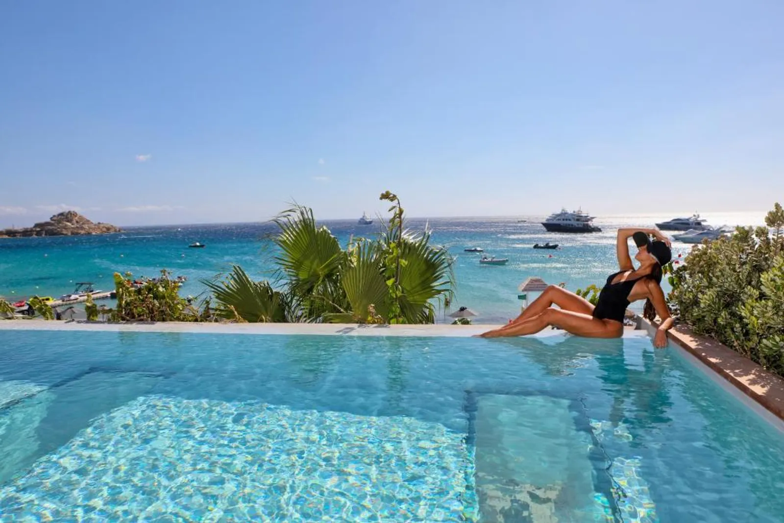 MYKONOS DOVE BEACHFRONT